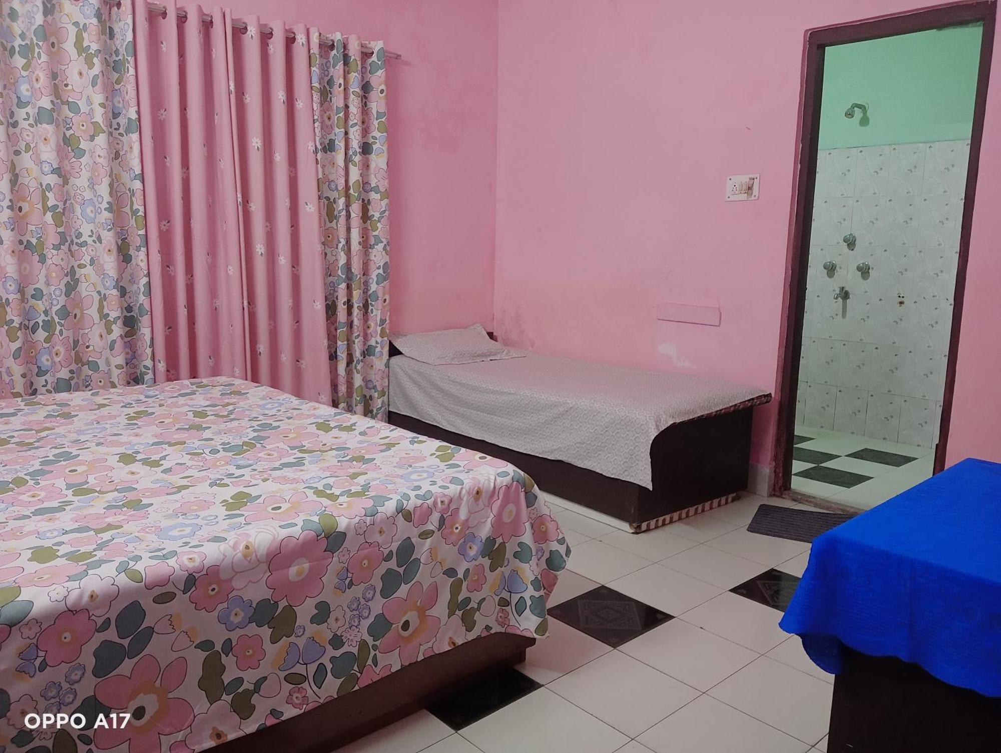 Swaroop Ashray Homestay Siliguri Habitación foto